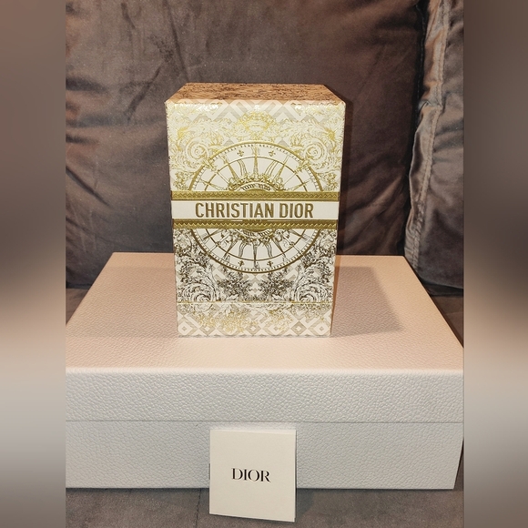 NIB CHRISTIAN DIOR 2024 SNOW GLOBE - Picture 9 of 14